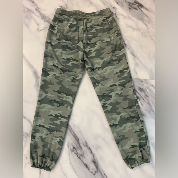 Lou & Grey Camo Terry Sweatpants - Picture 2 of 6